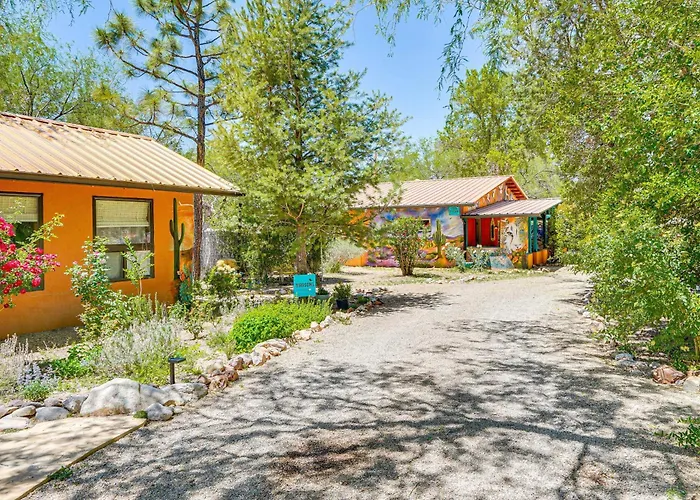 Casa Paloma Studio: Artsy & Airy W/ Hot Tub Access * Patagonia
